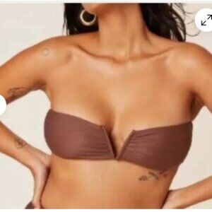 NWT Andie Swim Size M The Scala Bikini Top Removable Cups V Neck Espress…